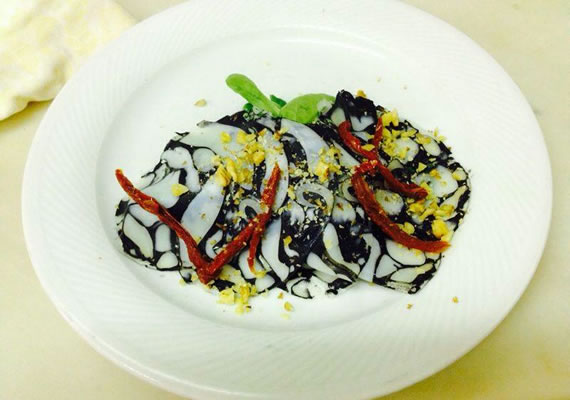 CARPACCIO di SEPPIA con POMODORI SECCHI